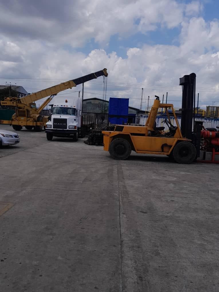 Procurement and supply chain containers